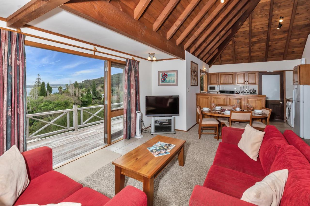 Te Maiki Retreat - Russell Holiday Home Bagian luar foto
